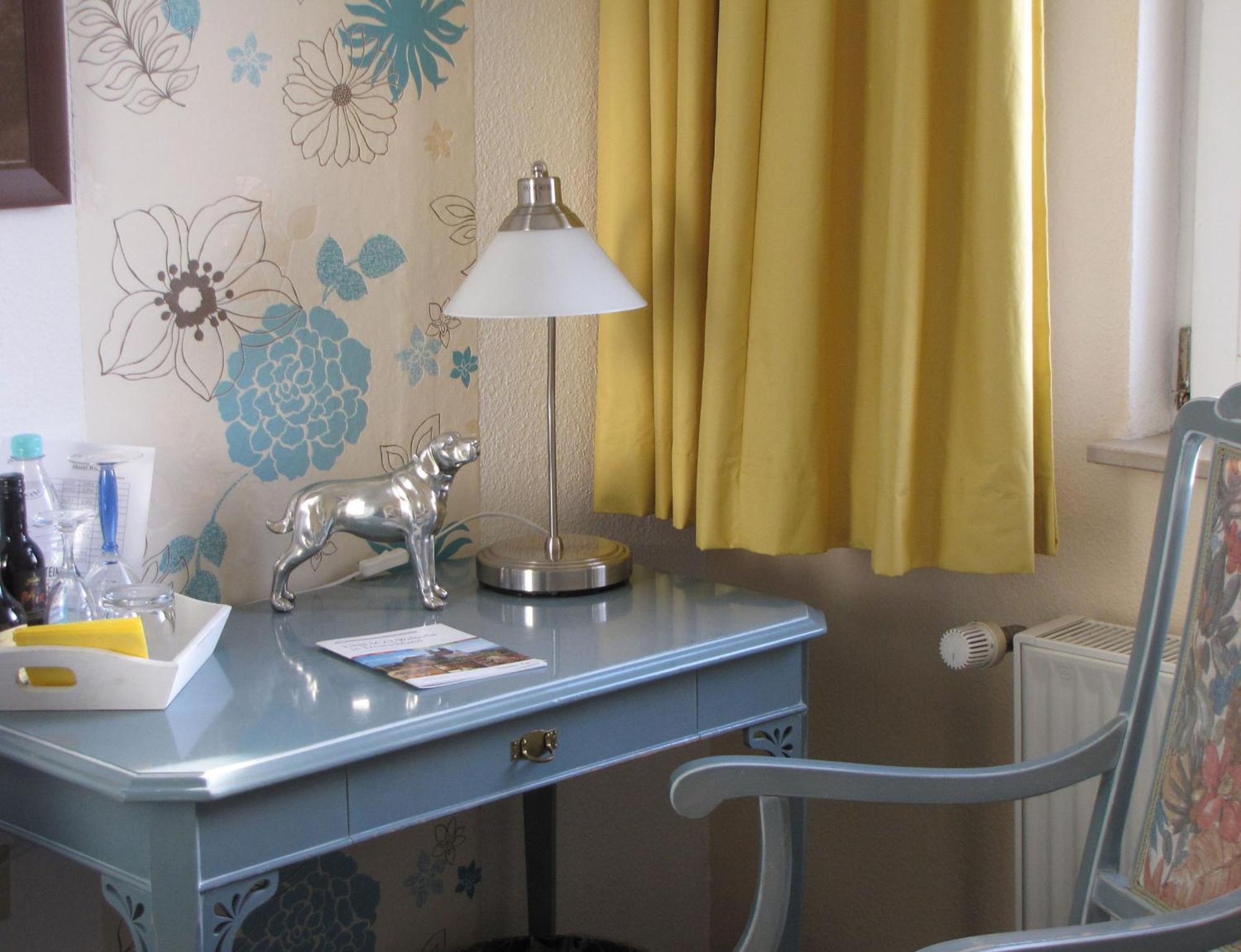 Hotel Willert Висмар Экстерьер фото